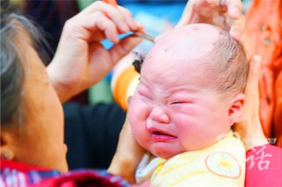 江南体育官方网站婴幼儿理发店不以理发为主 胎毛笔是生意重点